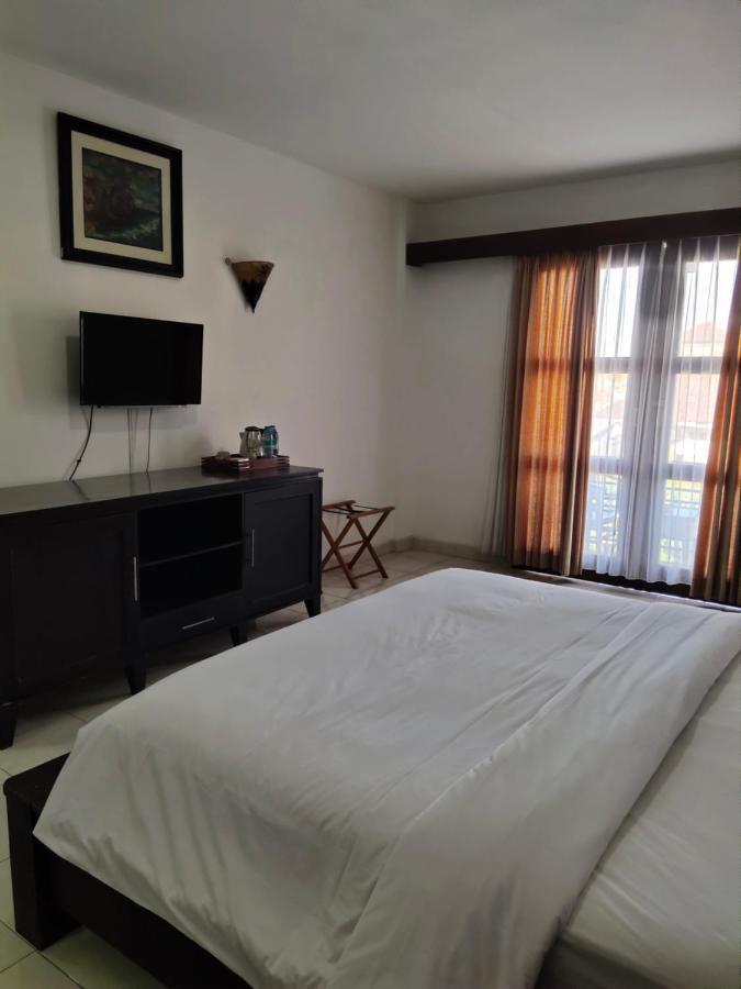 La Walon Hotel Kuta Lombok Esterno foto