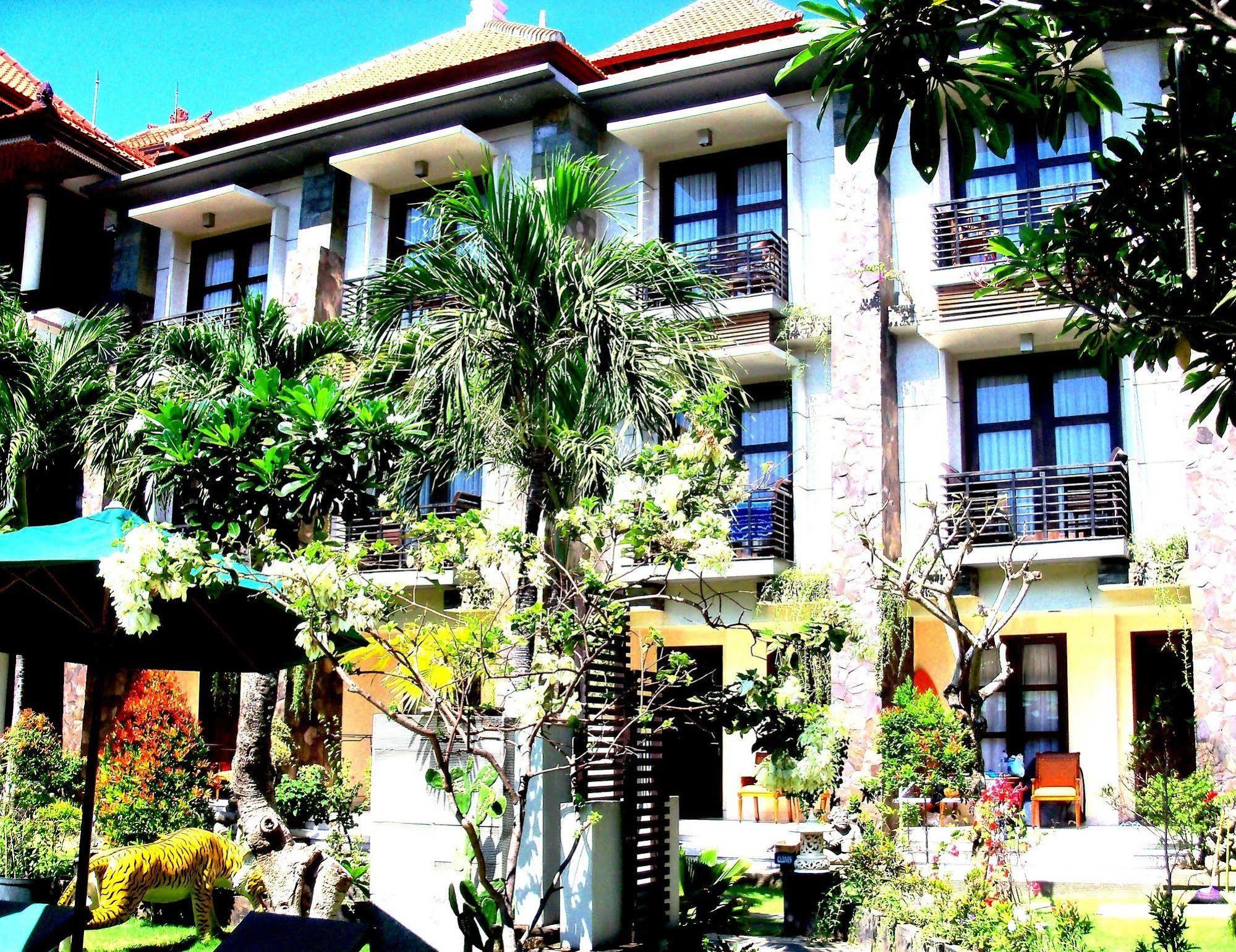La Walon Hotel Kuta Lombok Esterno foto
